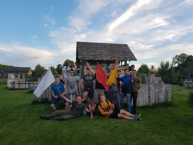 Wycieczka integracyjna grupy 5. internatu - wyjazd na paintball