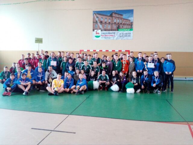 VII Mistrzostwa Polski Szkół Leśnych w Piłce Ręcznej Chłopców w Starościnie