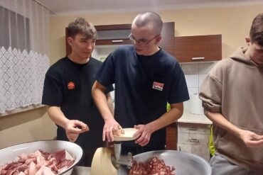 Wyjazd szkolnego koła łowieckiego na strzelnicę